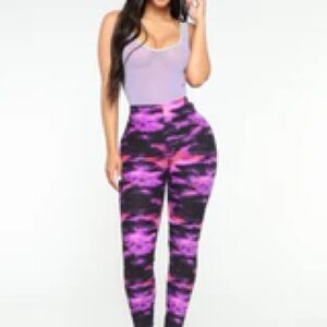 NWT Fashion Nova TRY OUT LEGGINGS - PURPLE